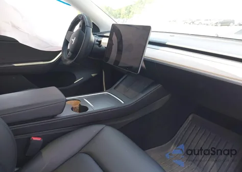 2023 Tesla Model Y Awd/Long Range Dual Motor All-Wheel Drive z USA, uszkodzony, nr VIN 7SAYGDEE5PA126165